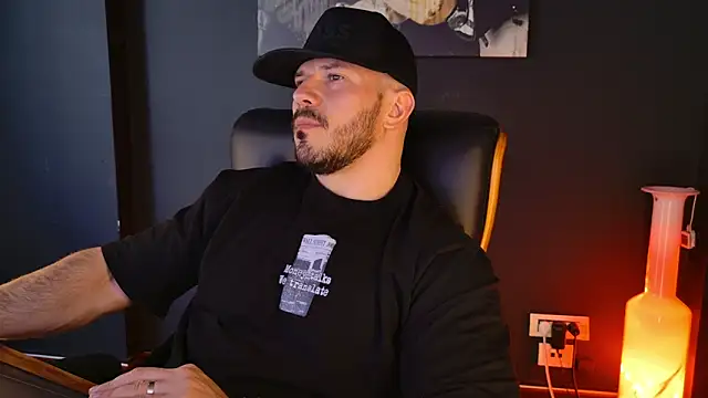 AngeloEric online show from March 26, 11:05 am