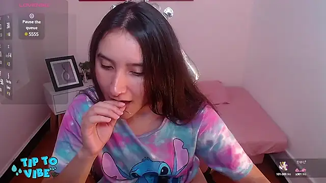 Snapshot of sweetyy_lollipop chatting on February 10, 7:49 pm sweetyy lollipop online show from February 10, 7:49 pm