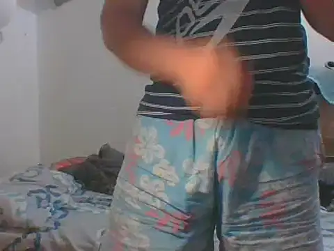 Snapshot of Gasparin32 chatting on March 9, 9:46 pm Gasparin32 online show from March 9, 9:46 pm