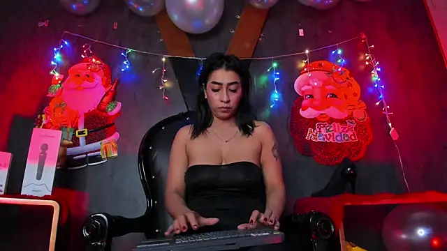Carolina Arias online show from December 13, 8:26 pm