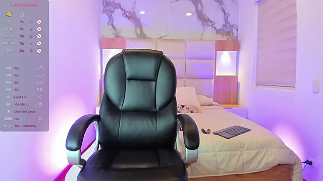 Snapshot of Gia_ch chatting on December 19, 12:39 am Gia ch online show from December 19, 12:39 am