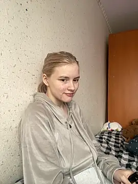 Snapshot of DaMa-1808 chatting on October 1, 6:30 am DaMa-1808 online show from October 1, 6:30 am