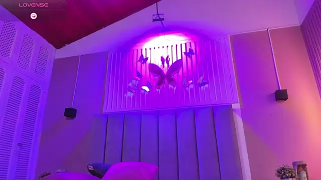 Snapshot of dyvis_22 chatting on October 18, 11:33 am dyvis 22 online show from October 18, 11:33 am