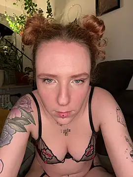 alt cutie online show from February 11, 10:15 pm