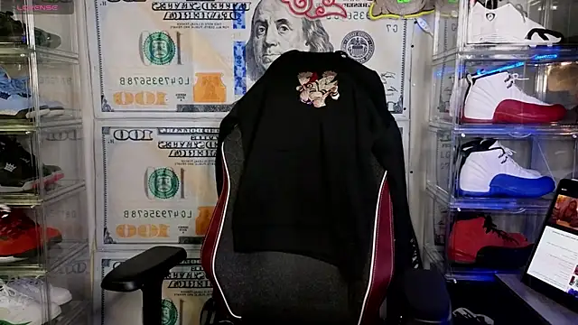 Snapshot of MoeLovesBearss chatting on January 29, 2:10 pm MoeLovesBearss online show from January 29, 2:10 pm