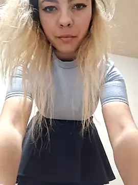 allinqueen online show from February 26, 4:03 pm