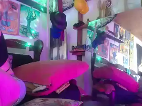 laye19 online show from December 26, 2:05 pm