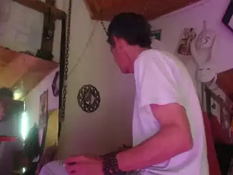 laye19 online show from January 11, 2:25 pm