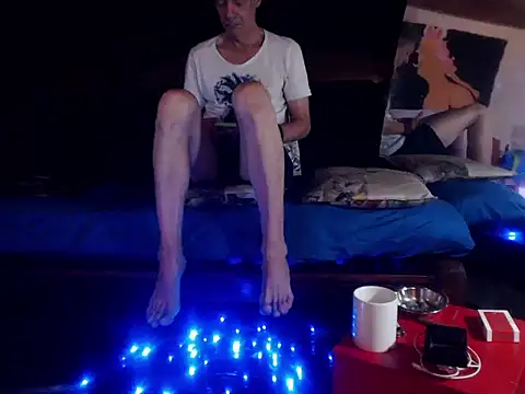 laye19 online show from September 30, 1:10 am