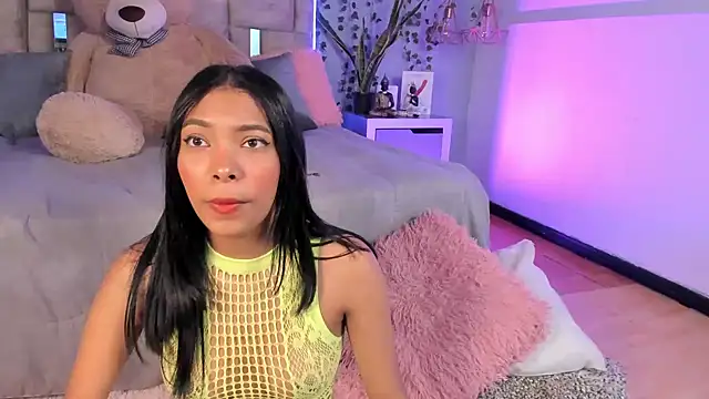 KarolRojas  online show from January 19, 7:15 am