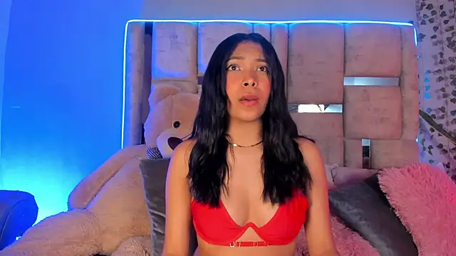 KarolRojas  online show from February 3, 9:30 am