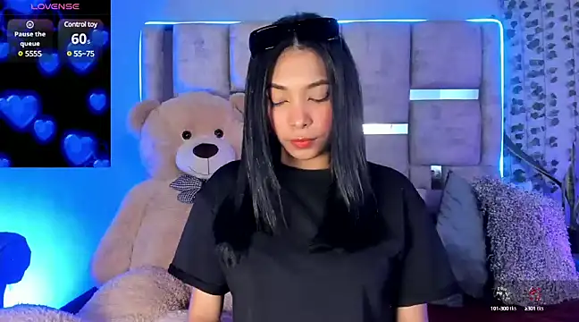 KarolRojas  online show from February 10, 3:35 am