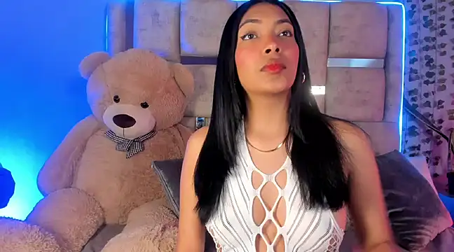 KarolRojas  online show from February 11, 3:29 am
