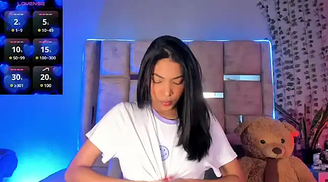 KarolRojas  online show from February 13, 3:29 am