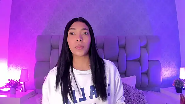 KarolRojas  online show from September 18, 3:19 am