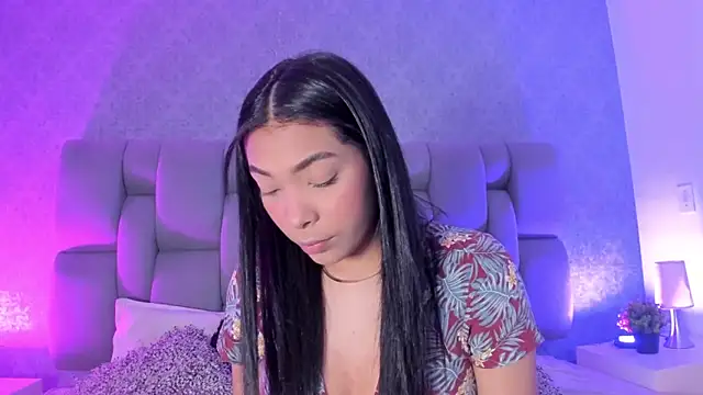 Snapshot of KarolRojas_ chatting on October 1, 3:34 am KarolRojas online show from October 1, 3:34 am