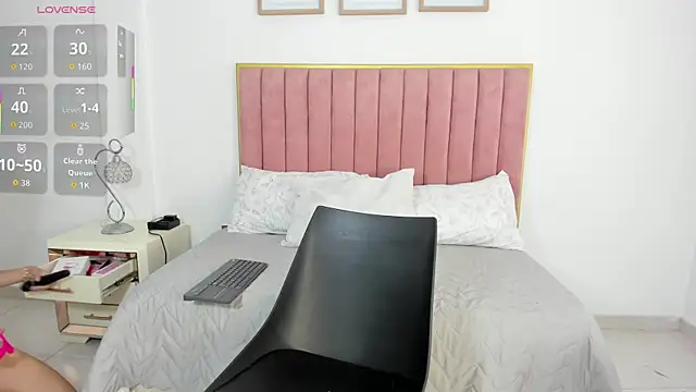 JenyWells online show from October 21, 9:26 pm