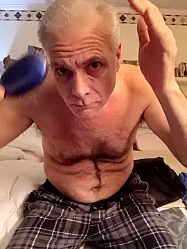 Snapshot of Hand69someguy chatting on December 6, 3:08 am Hand69someguy online show from December 6, 3:08 am