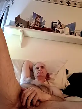 Snapshot of Hand69someguy chatting on December 7, 6:54 am Hand69someguy online show from December 7, 6:54 am