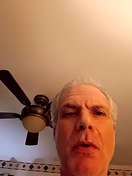 Snapshot of Hand69someguy chatting on March 9, 4:16 am Hand69someguy online show from March 9, 4:16 am