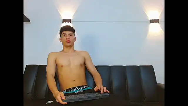 Snapshot of jeff_ross chatting on February 22, 9:08 am jeff ross online show from February 22, 9:08 am