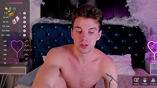 Snapshot of ArthurWhitee chatting on January 10, 10:39 am ArthurWhitee online show from January 10, 10:39 am