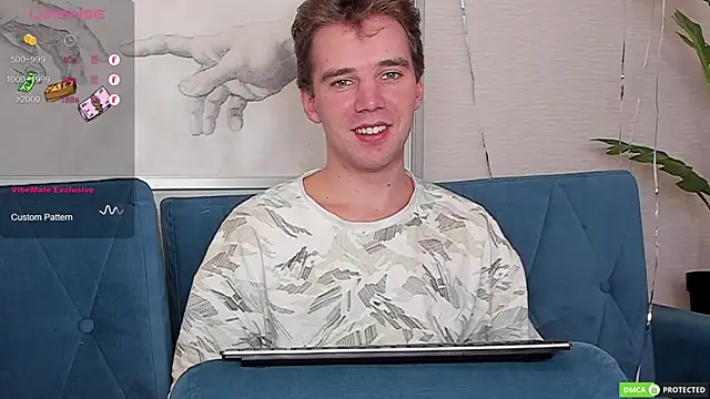 Snapshot of ArthurWhitee chatting on March 6, 6:52 am ArthurWhitee online show from March 6, 6:52 am
