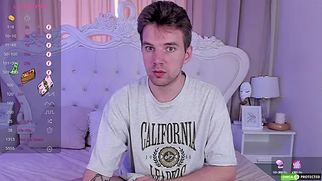 Snapshot of ArthurWhitee chatting on September 23, 8:28 am ArthurWhitee online show from September 23, 8:28 am