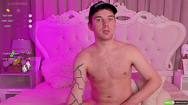 Snapshot of ArthurWhitee chatting on October 7, 4:26 pm ArthurWhitee online show from October 7, 4:26 pm