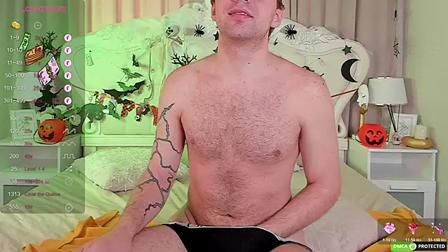 Snapshot of ArthurWhitee chatting on October 31, 4:24 am ArthurWhitee online show from October 31, 4:24 am