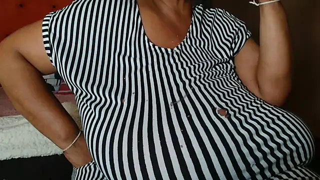 tinagiant online show from March 17, 7:28 pm