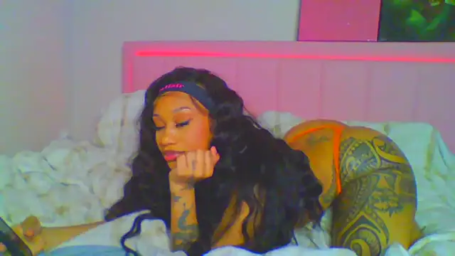 Snapshot of XenaIsland chatting on October 14, 9:43 am XenaIsland online show from October 14, 9:43 am