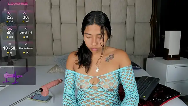 Hanna lens online show from December 14, 2:42 pm