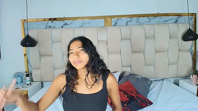 Hanna lens online show from May 10, 8:47 pm