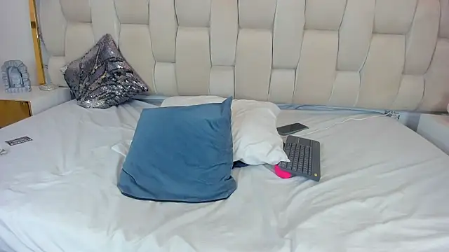 Hanna lens online show from May 16, 7:56 pm