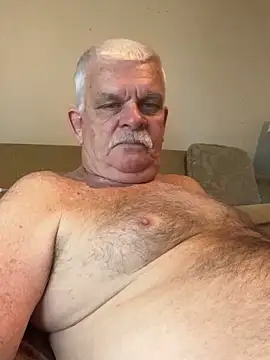 Snapshot of Silver1959 chatting on June 5, 8:03 pm Silver1959 online show from June 5, 8:03 pm