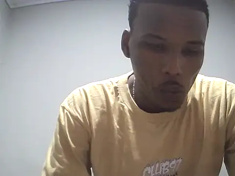 Snapshot of Preto_raro_ chatting on March 26, 3:39 pm Preto raro online show from March 26, 3:39 pm