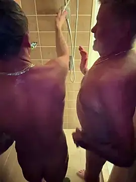 Snapshot of PeytonJohnn chatting on October 1, 2:50 am PeytonJohnn online show from October 1, 2:50 am