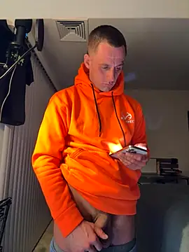 Snapshot of PeytonJohnn chatting on October 22, 4:24 am PeytonJohnn online show from October 22, 4:24 am