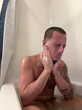 Snapshot of PeytonJohnn chatting on October 28, 9:17 pm PeytonJohnn online show from October 28, 9:17 pm