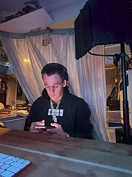 PeytonJohnn online show from February 3, 11:54 pm