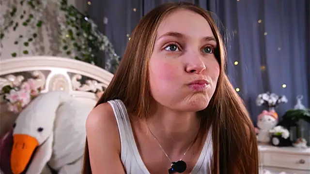 MonaEldon online show from March 2, 8:10 am