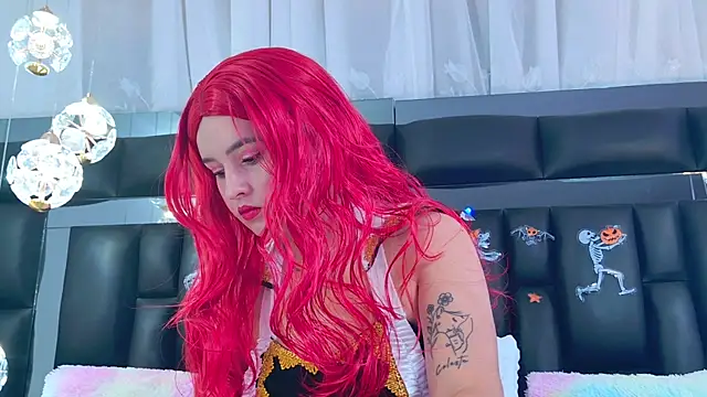 Snapshot of DahianaMoss chatting on October 31, 11:44 am DahianaMoss online show from October 31, 11:44 am