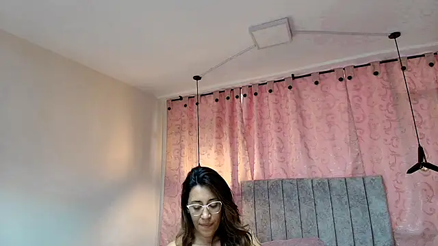 VioletaScott  online show from December 21, 3:42 pm