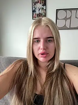 yourhornyslut online show from July 19, 2:43 pm