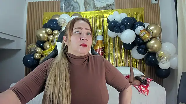 Snapshot of Danna_topless chatting on September 19, 12:06 pm Danna topless online show from September 19, 12:06 pm