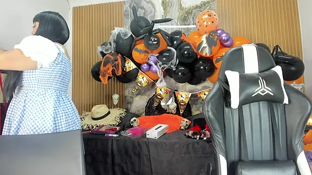 Snapshot of Danna_topless chatting on October 30, 12:06 pm Danna topless online show from October 30, 12:06 pm