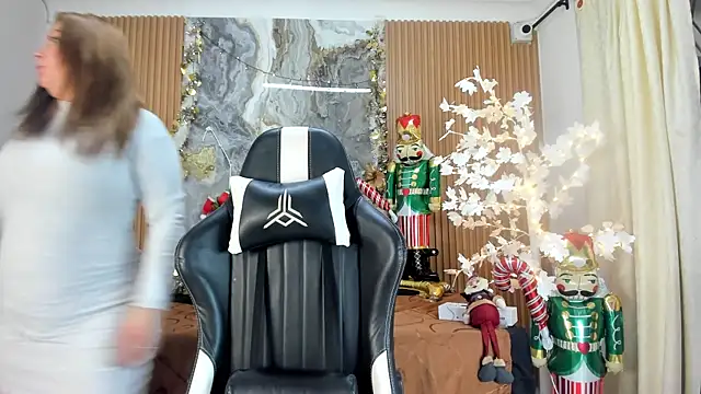 Danna topless online show from December 20, 12:01 pm