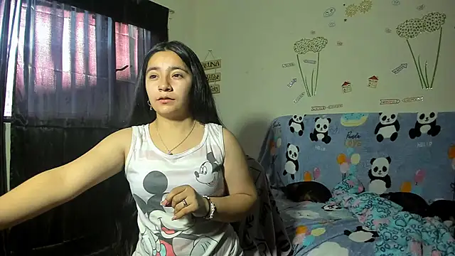 Snapshot of litle_mily_ chatting on February 1, 10:02 pm litle mily online show from February 1, 10:02 pm