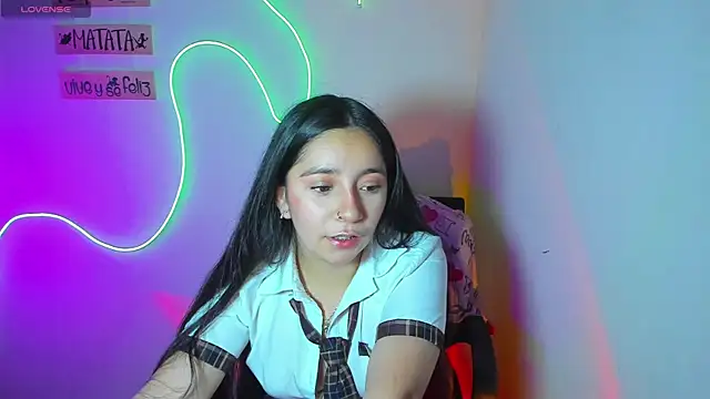 Snapshot of litle_mily_ chatting on March 22, 9:10 pm litle mily online show from March 22, 9:10 pm